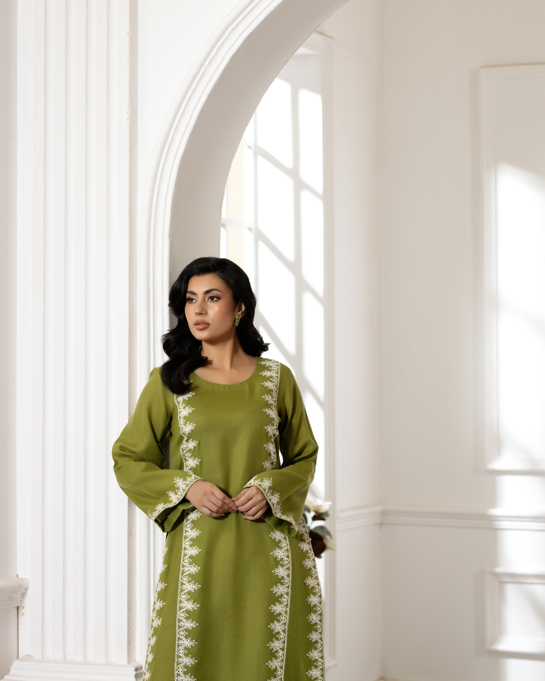 2 Piece - Embroidered Pashmina Suit